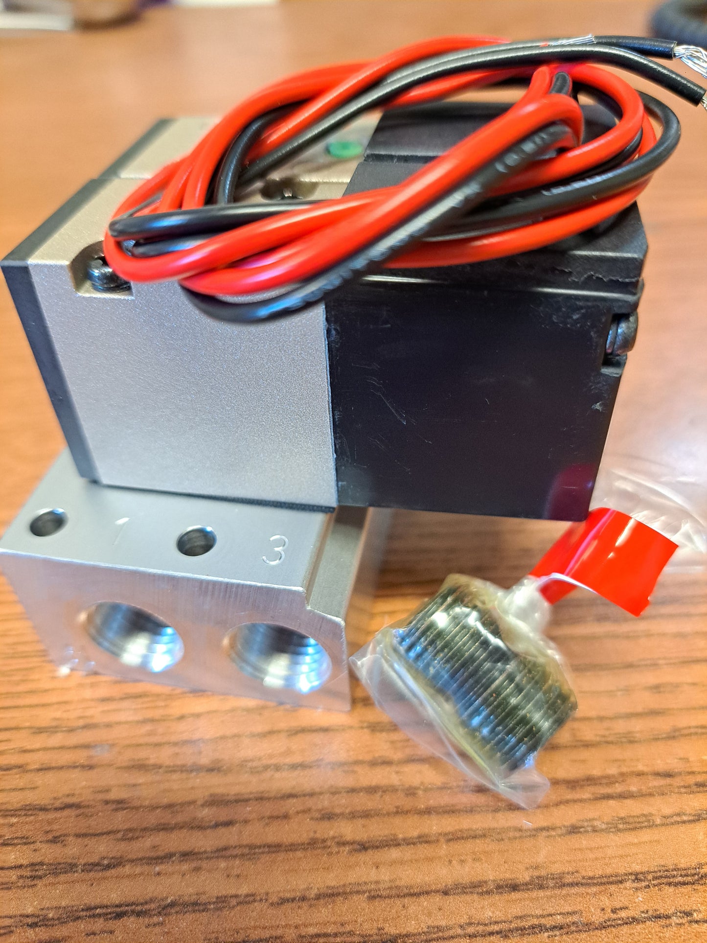 Air Solenoid MCKD M3PB210-06N-2-4