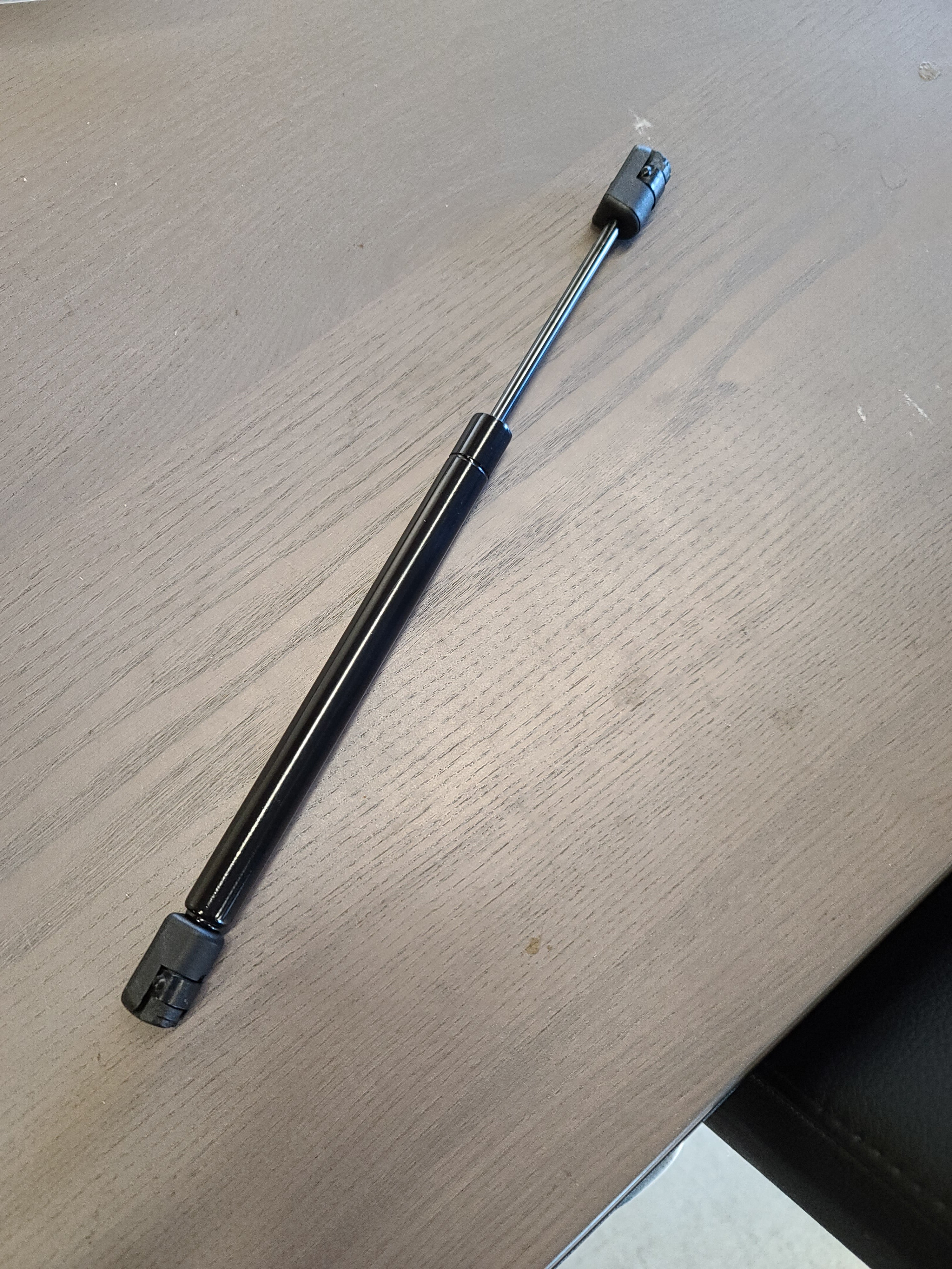 Gas Spring /w Hardware 20lb – B&B Industries