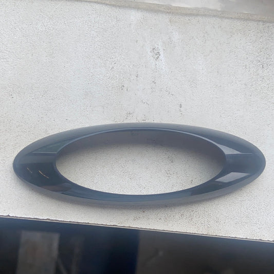 Marker light oval bezel